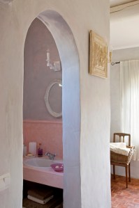 Chambre étage salle de bain douche