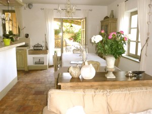 Vue du salon sur salle à manger